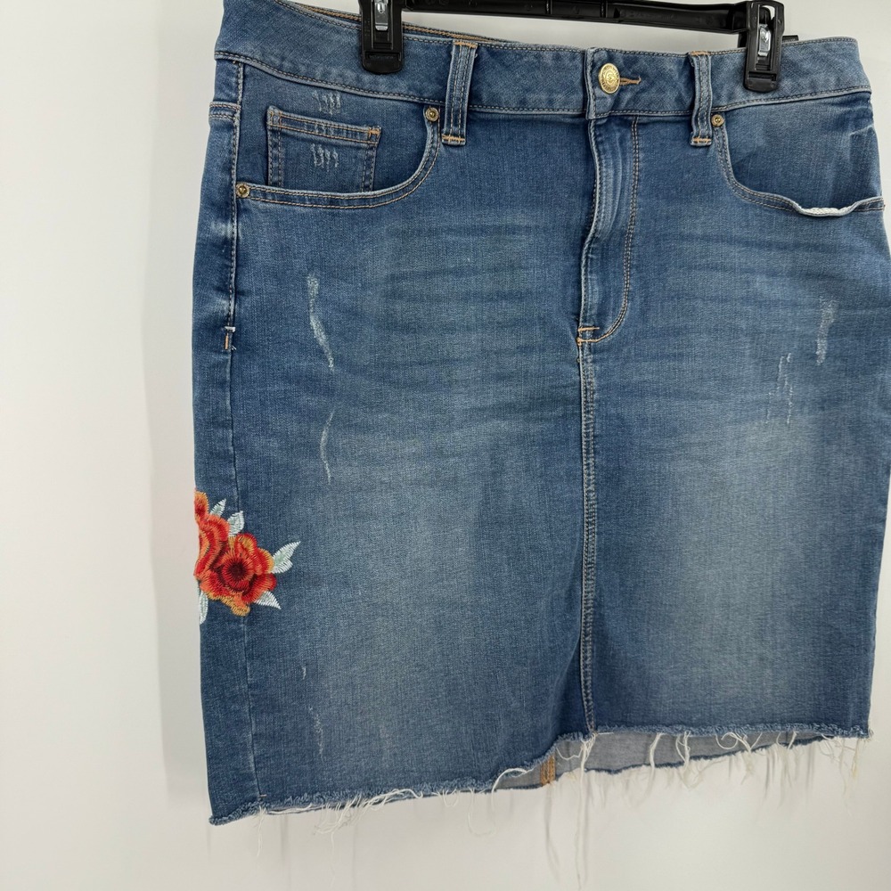 Seven7 Denim Skirt Embroidered‎ Roses Frayed Hem Blue Jean Women's Size